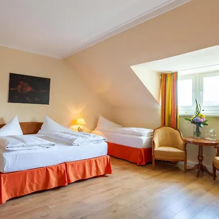 מלון Schloss Rheinfels 4*