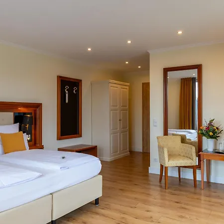 Schloss Rheinfels מלון 4*