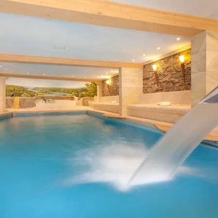 Hotel Schloss Rheinfels 4*