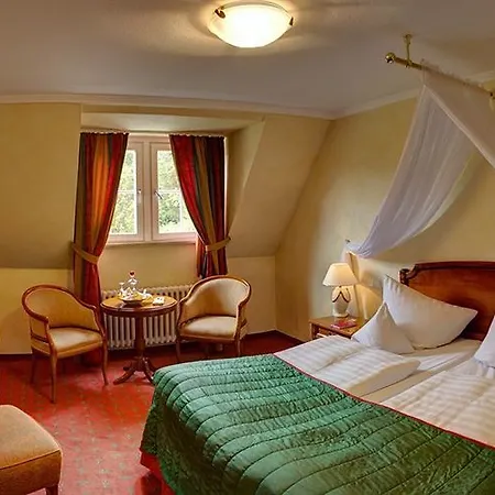 Hotell Schloss Rheinfels 4*