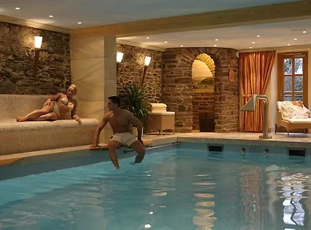 Schloss Rheinfels מלון 4*