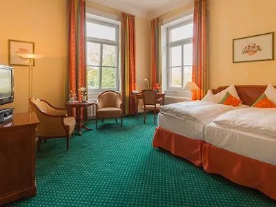 Schloss Rheinfels מלון 4*